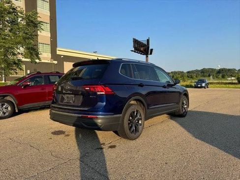 Used 2022 Volkswagen Tiguan SE AWD/4WD image 78