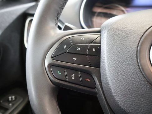 Used 2022 Jeep Cherokee Trailhawk w/ Comfort/Convenience Group AWD/4WD image 18