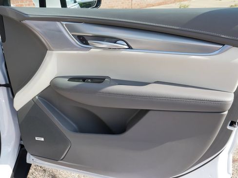 Used 2024 Cadillac XT5 Premium Luxury AWD/4WD image 11