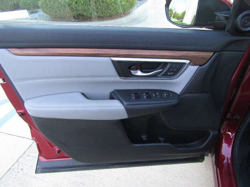 Used 2021 Honda CR-V Touring image 12