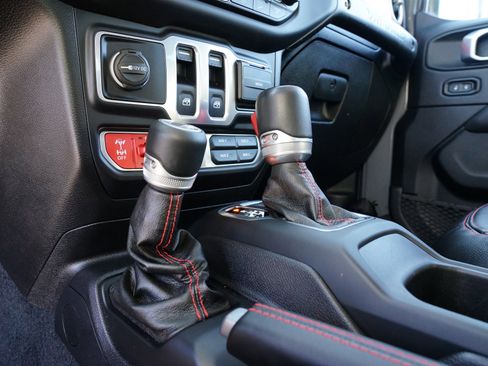 Used 2020 Jeep Wrangler Rubicon image 24