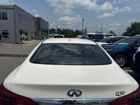 Used 2019 INFINITI Q50 Luxe w/ Essential Package (3.0T Luxe) AWD/4WD image 8