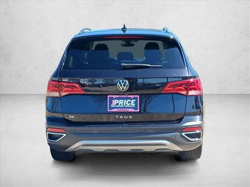 Used 2024 Volkswagen Taos SE image 7