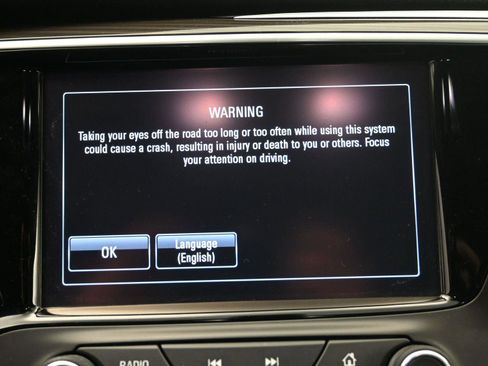 Used 2020 Buick Envision Essence image 27