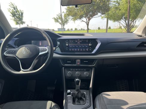 Certified 2022 Volkswagen Taos SE FWD image 26