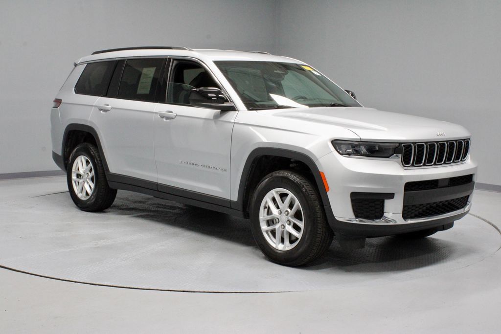Used 2024 Jeep Grand Cherokee L Laredo AWD/4WD image 1