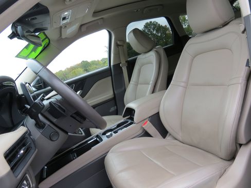 Used 2022 Lincoln Corsair Reserve w/ Elements Package image 19