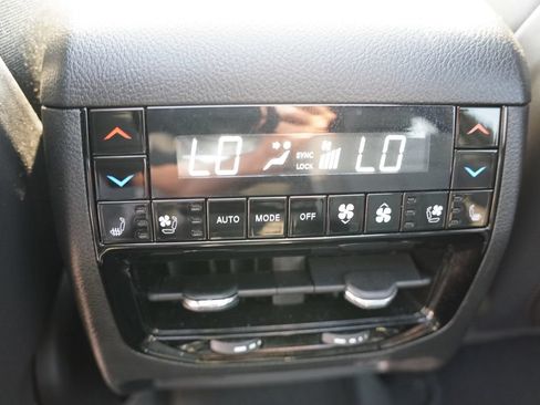 Certified 2025 Jeep Grand Cherokee L Summit AWD/4WD image 21