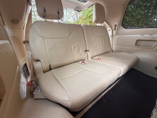 Used 2015 Lexus LX 570 4WD w/ Luxury Package image 39