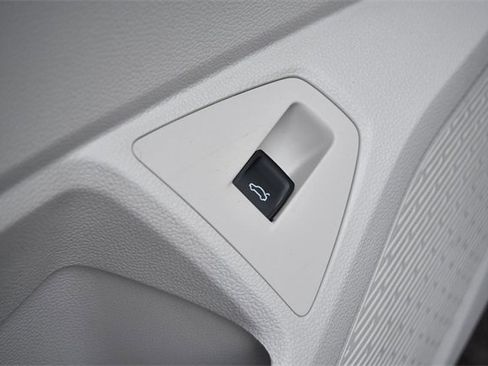 New 2026 Volkswagen Jetta SE image 9