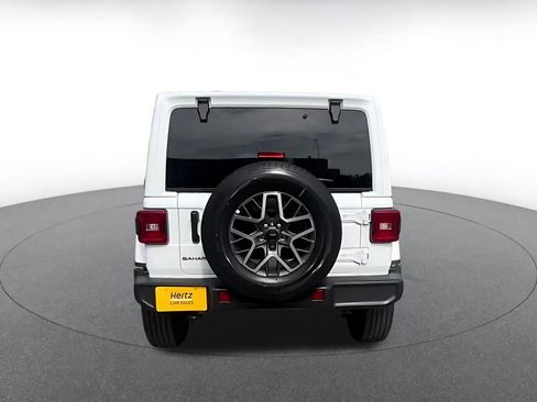 Used 2025 Jeep Wrangler Unlimited Sahara AWD/4WD image 12