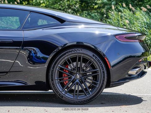 Used 2024 Aston Martin DB12 Coupe RWD image 5