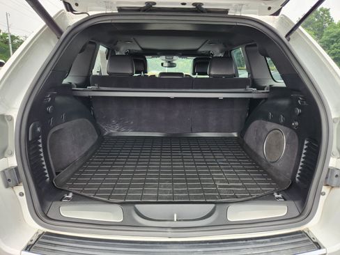 Used 2018 Jeep Grand Cherokee Overland AWD/4WD image 8