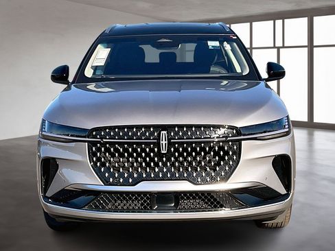 Used 2024 Lincoln Nautilus Reserve w/ Equipment Group 202A image 2