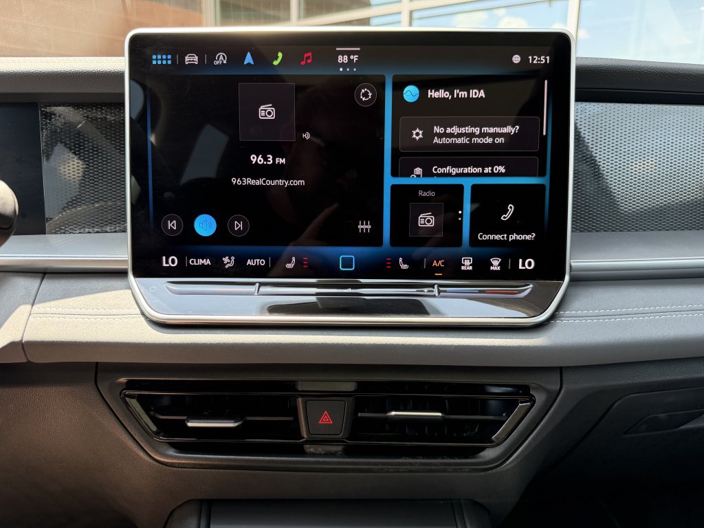 Used 2025 Volkswagen Tiguan SE AWD/4WD image 18