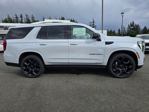 New 2026 GMC Yukon Denali w/ Denali Reserve Package AWD/4WD image 8