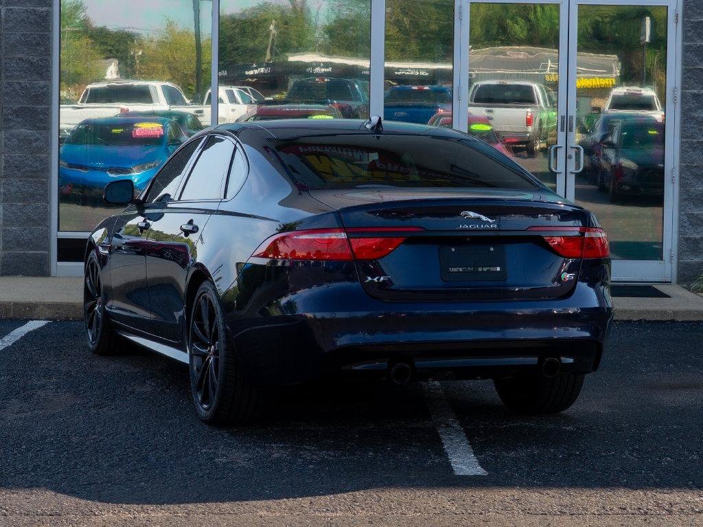 Used 2018 Jaguar XF S RWD image 4