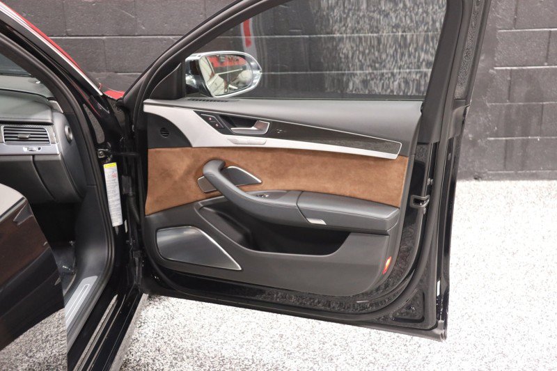 Used 2014 Audi S8 AWD/4WD image 41