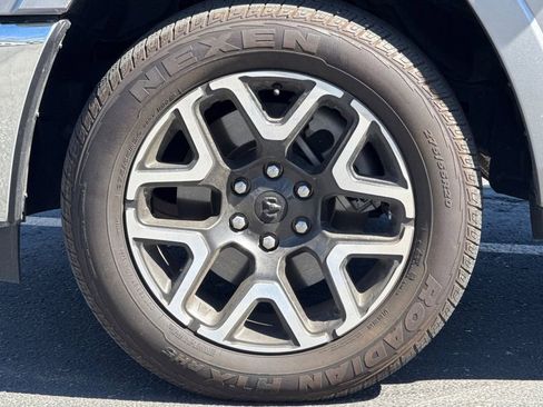 Used 2025 RAM 1500 Laramie AWD/4WD image 26