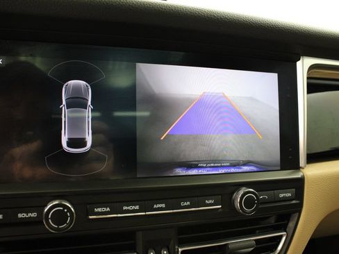 Used 2020 Porsche Macan AWD/4WD image 22
