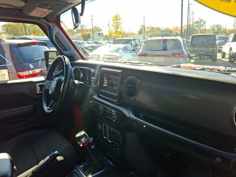 Certified 2021 Jeep Wrangler Unlimited Sport image 12