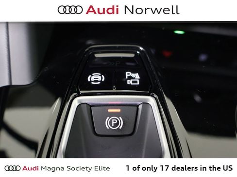 Used 2025 Audi Q5 2.0T Premium Plus w/ Premium Plus image 5