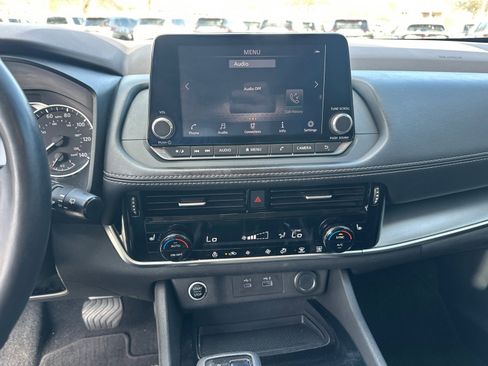 Used 2021 Nissan Rogue SV w/ Premium Package image 28