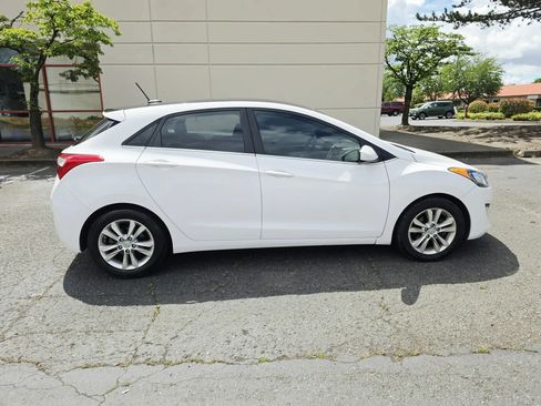 Used 2014 Hyundai Elantra GT FWD image 6