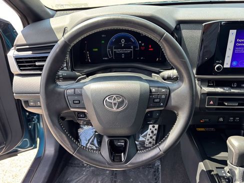 Used 2025 Toyota Camry SE FWD image 26
