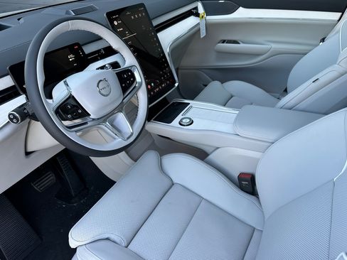 New 2025 Volvo EX90 Plus image 9