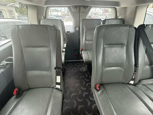 Used 2017 Ford Transit 150 XL image 12