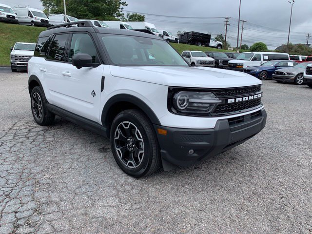 Certified 2025 Ford Bronco Sport Outer Banks w/ Outer Banks Tech Package+ AWD/4WD image 2