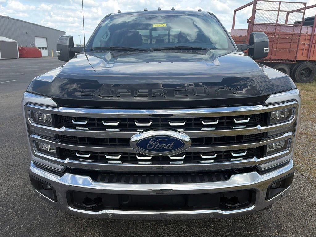 Used 2023 Ford F350 Lariat w/ Lariat Ultimate Package AWD/4WD image 2
