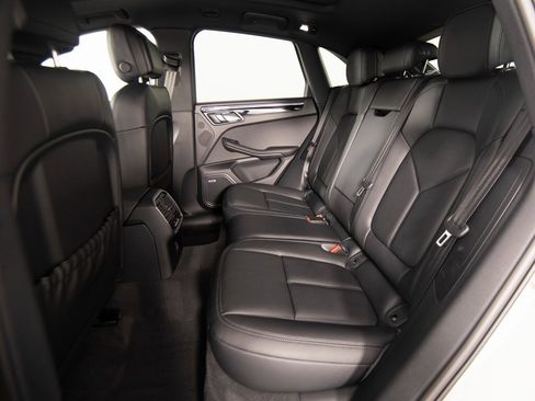 New 2026 Porsche Macan Turbo image 33