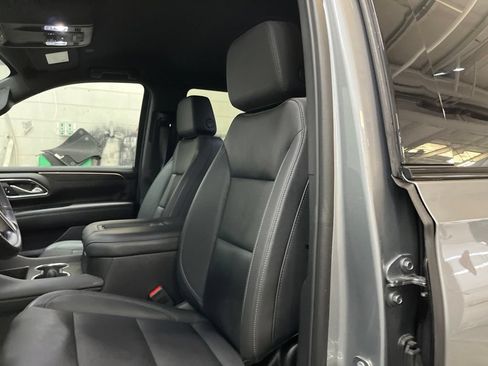 Used 2024 Chevrolet Tahoe Z71 w/ Luxury Package AWD/4WD image 15