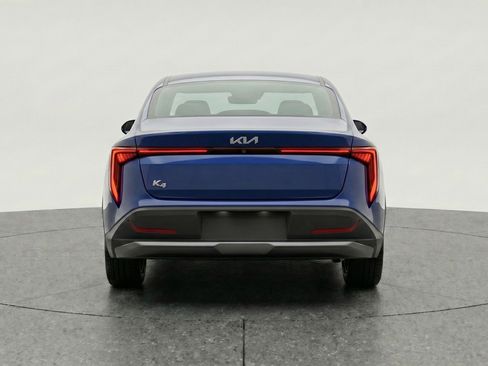 Used 2025 Kia K4 LXS image 7