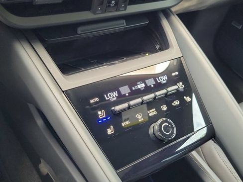 Used 2025 Porsche Macan Electric RWD image 29