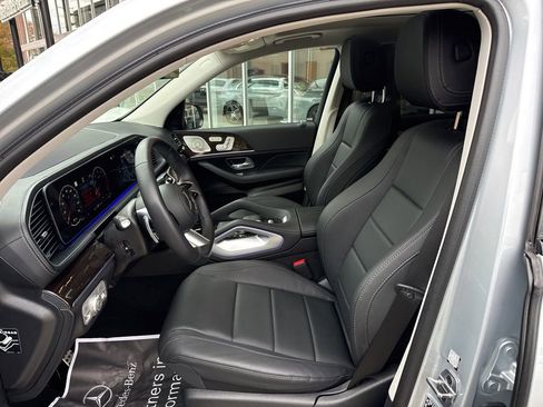 Certified 2025 Mercedes-Benz GLS 450 4MATIC image 14