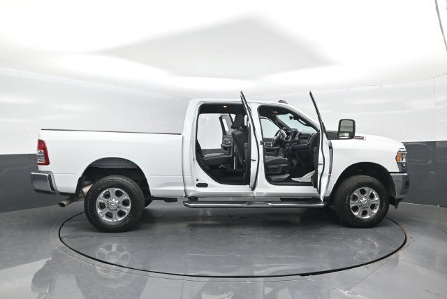 Used 2024 RAM 2500 Big Horn AWD/4WD image 27