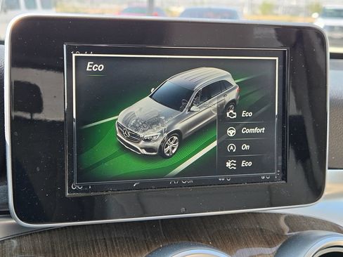 Used 2018 Mercedes-Benz GLC 300 image 25