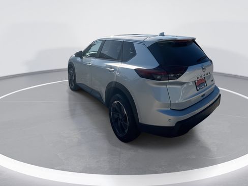 Used 2024 Nissan Rogue SV FWD image 6