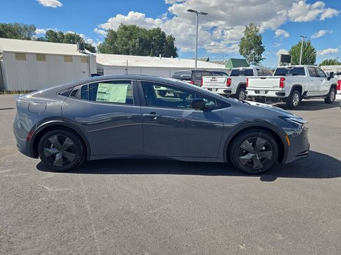 New 2026 Toyota Prius Plug-In Hybrid FWD image 2