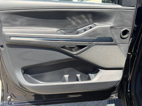 Used 2025 Lincoln Navigator Reserve AWD/4WD image 17