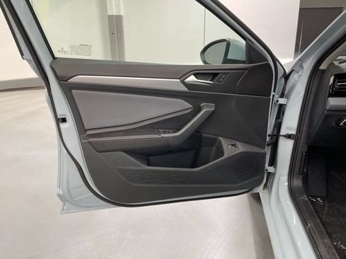 New 2026 Volkswagen Jetta SE FWD image 25