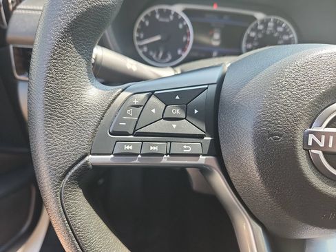 Used 2024 Nissan Sentra SV FWD image 15