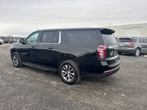 Used 2021 Chevrolet Suburban LT image 6