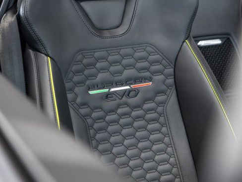Used 2022 Lamborghini Huracan EVO RWD image 53