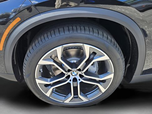 New 2026 BMW X5 xDrive40i w/ Climate Comfort Package image 17