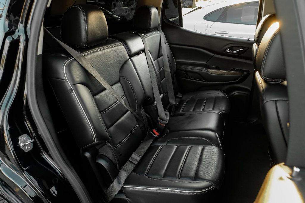 Used 2023 GMC Acadia Denali FWD image 35