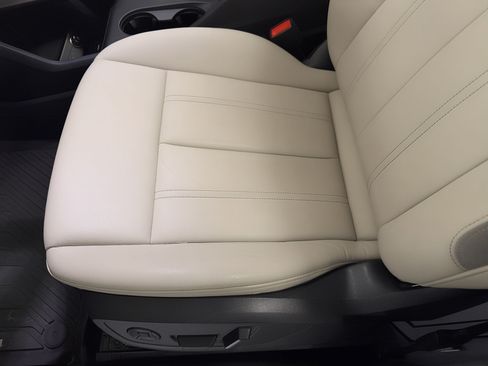 Certified 2023 Audi Q4 e-tron Premium Plus w/ Premium Plus AWD/4WD image 16